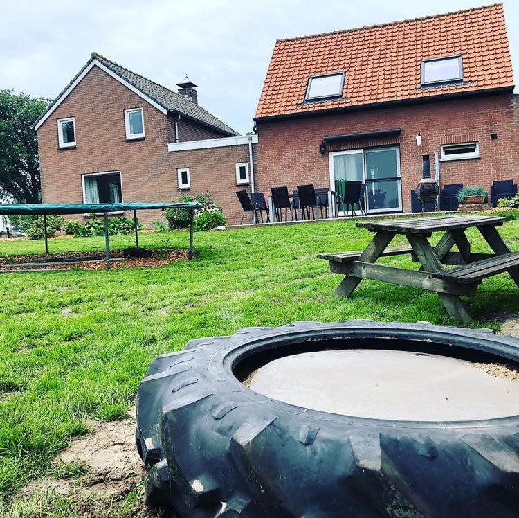 Huisje Op Den Diek Sint Kruis Eksteriør billede